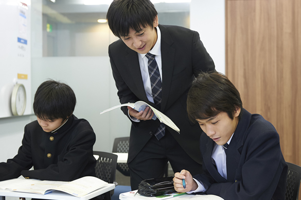 小学生・中学生対象、徹底少人数制の進学塾